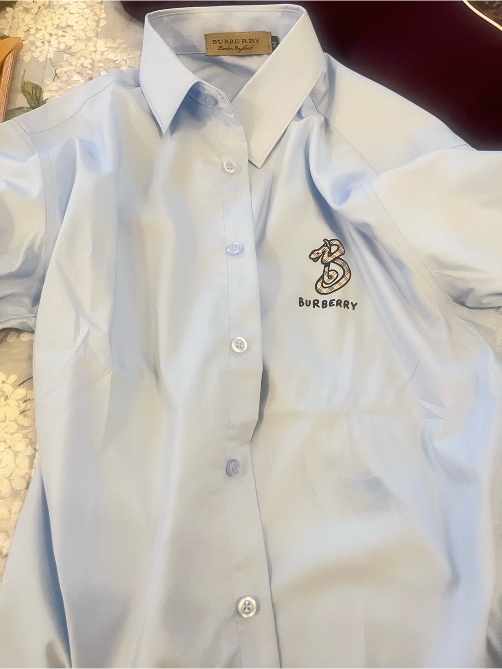NEW Burberry Light Blue Logo Cotton Shirt size medium. Too tight around my arms